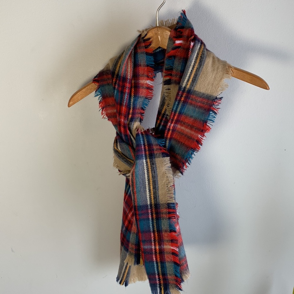 Merona Tartan plaid Blanket scarf 🧣Red Blue and cream soft Target Christmas